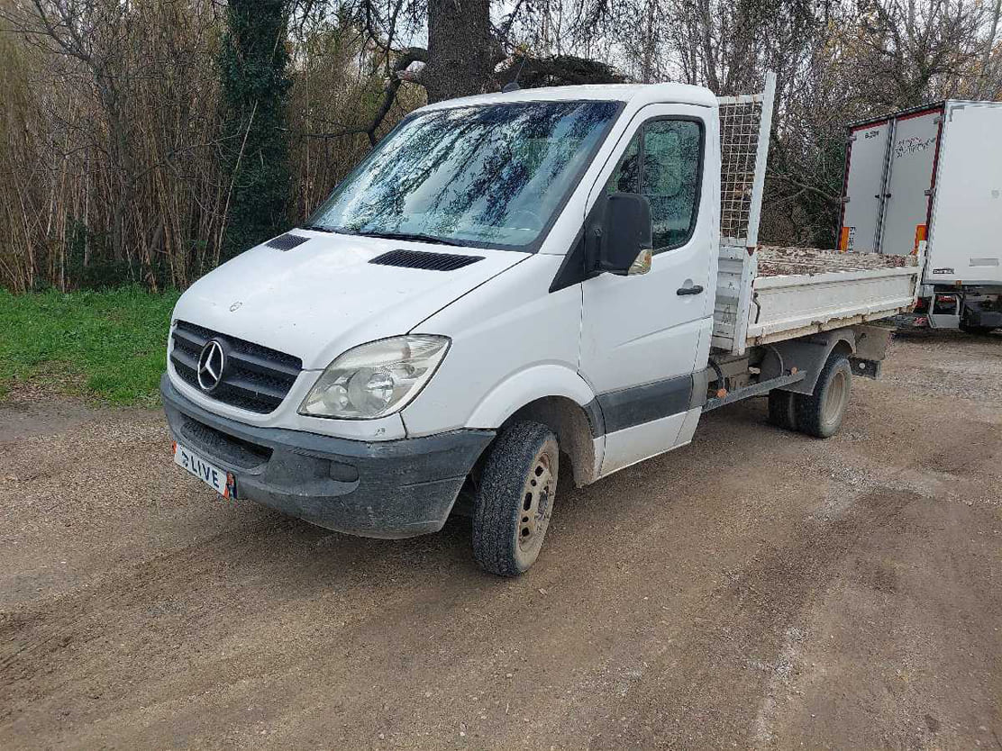 Mercedes 515 teherautó bérlés